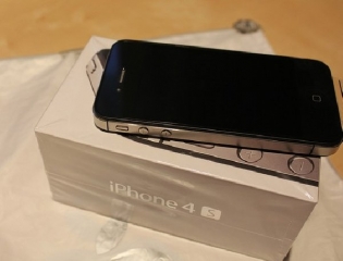 Brand New  Apple iPhone 4S 32GB White Unlocked