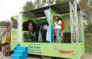Road Show Organizers, Advertising Mobile Hoarding Vans Organisers, Mobile Hoarding Vans, Advertising Mobile Vans, Mobile Cabs Pan India.  