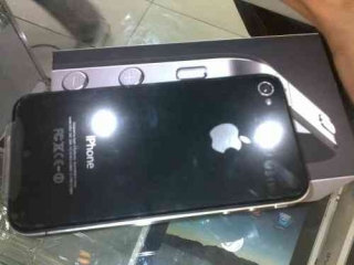 Apple iPhone 4G 32GB Black/White