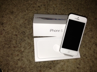 For Sale Apple Iphone 5 & 4s (16gb, 32gb, 64gb) Unlocked 
