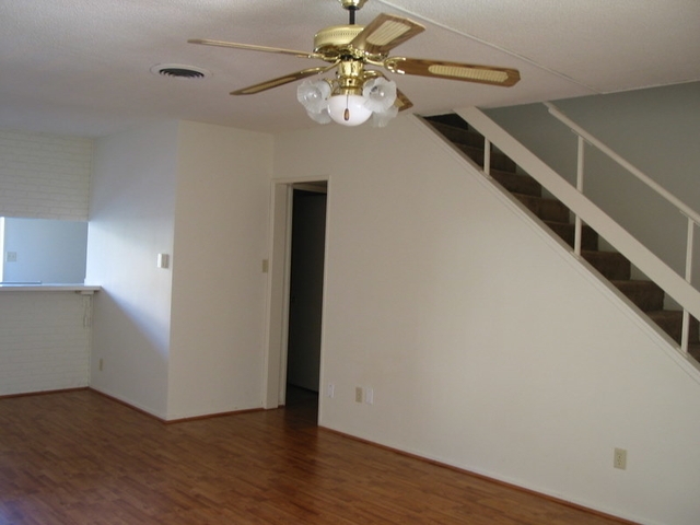 Spacious 2-story 2 bed.