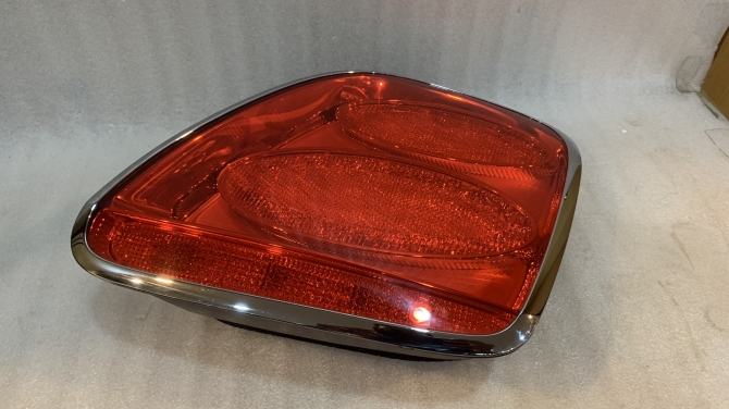 BENTLEY CONTINENTAL FLYING SPUR 2012 LED TAIL LIGHT RIGHT