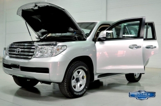 Cen B6 Toyota Land-cruisers 