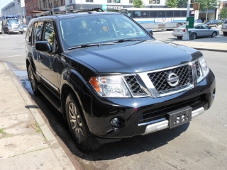 2010 Nissan Pathfinder Le