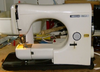 Singer Zig Zag 1302 Sewing Machine For Sale 
