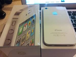 Brand New Apple iPhone 4S 16GB/32GB/64GB Unlocked
