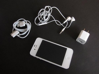 Blackberry 9900 And Iphone 4