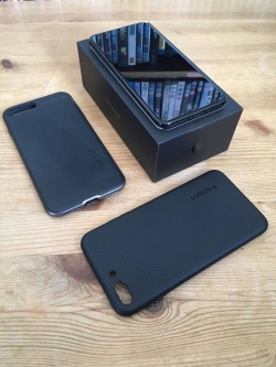 Apple iphone 7 plus 128gb And Samsung galaxy s8 Edge 128gb, Black