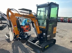 Mini Excavator 2.5 Ton Hydraulic . Tel: 4157230314