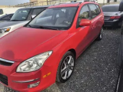 2014 Hyundai Elantra GLS Hatchback – Low Mileage  Easy to Drive